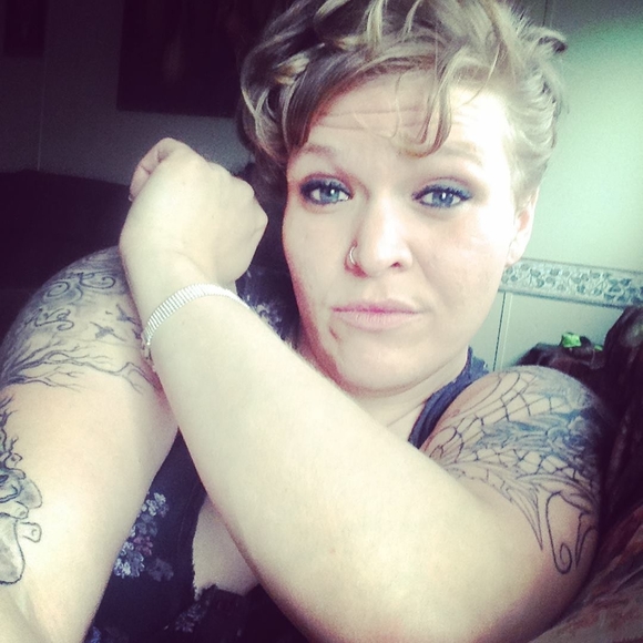 Meet your Posher, Tonya - Picture 1 of 1